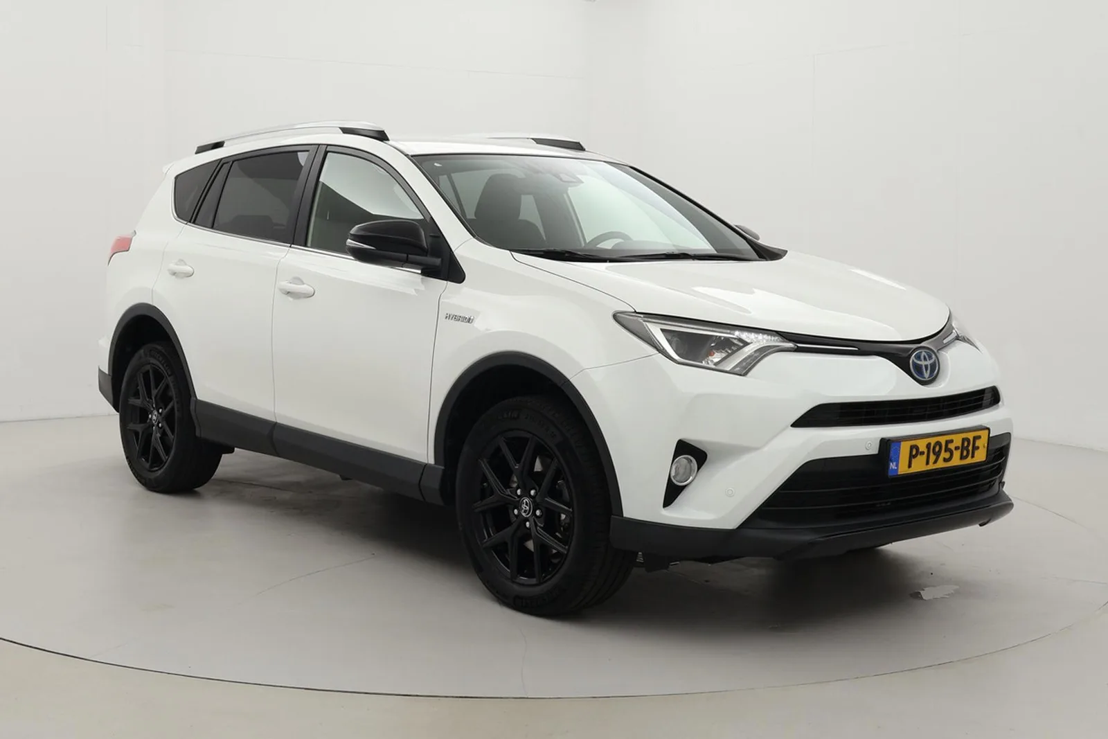 Toyota RAV4 (2018) — foto 1