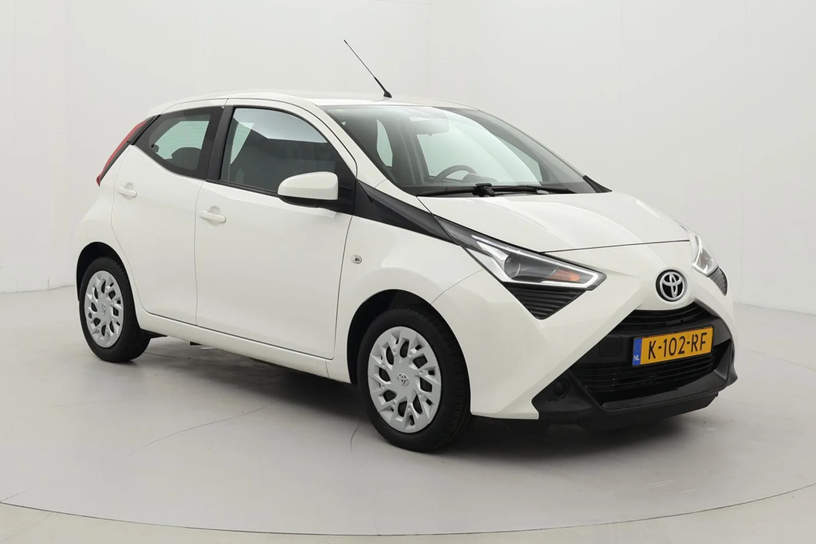 Toyota Aygo (2021) — foto 1