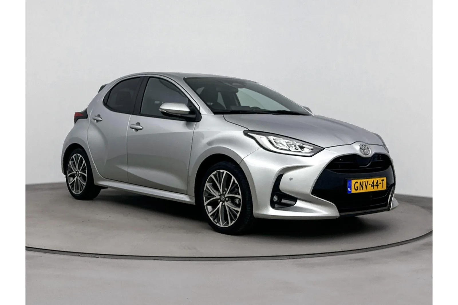 Toyota Yaris (2024) — foto 1