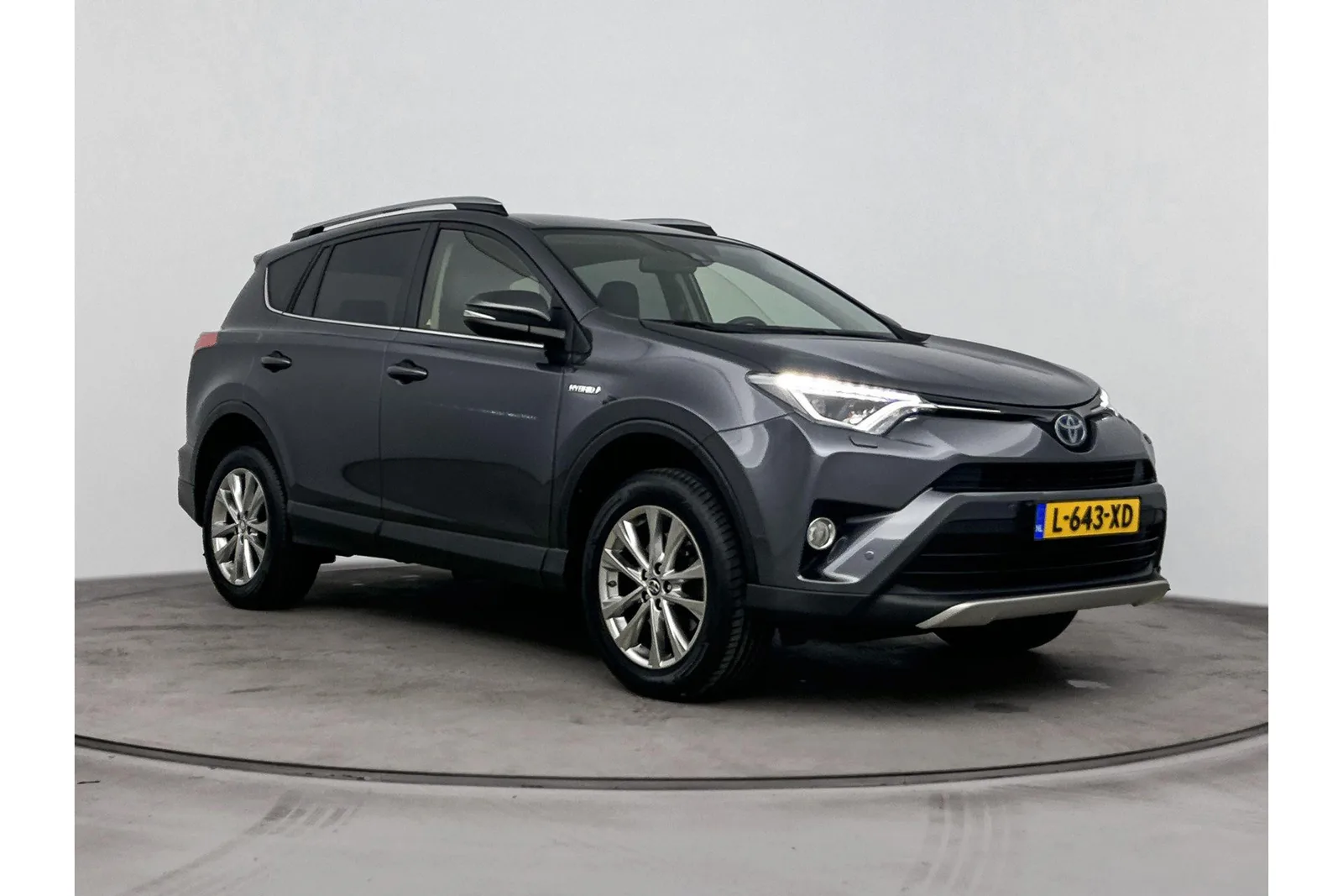 Toyota RAV4 (2018) — foto 1