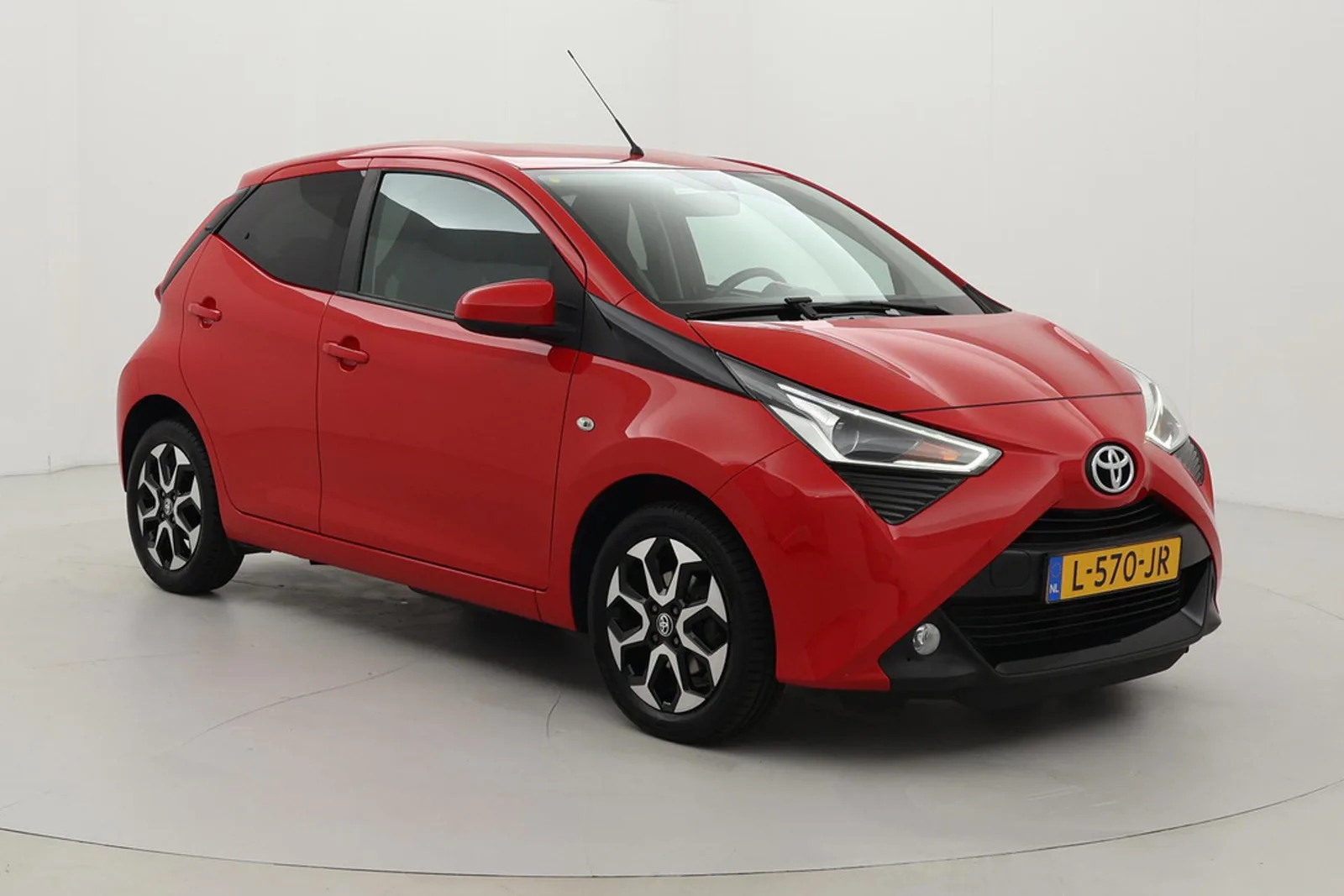Toyota Aygo (2021) — foto 1