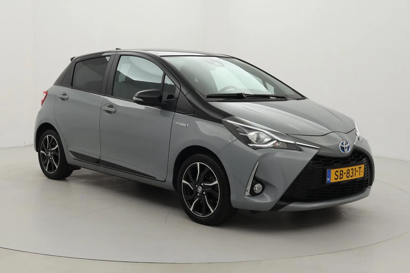 Toyota Yaris (2018) — foto 1