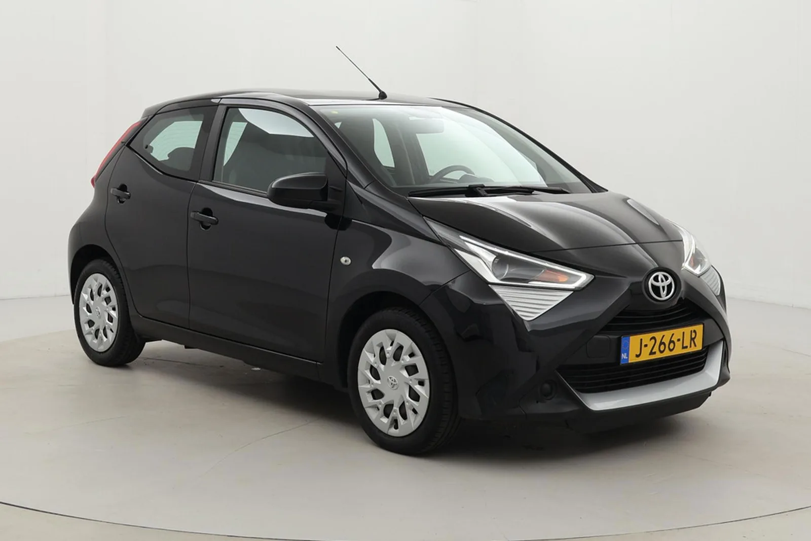 Toyota Aygo (2020) — foto 1