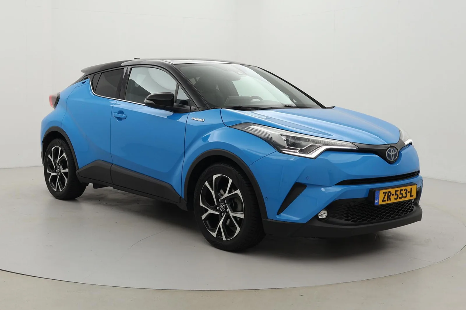 Toyota C-HR (2019) — foto 1