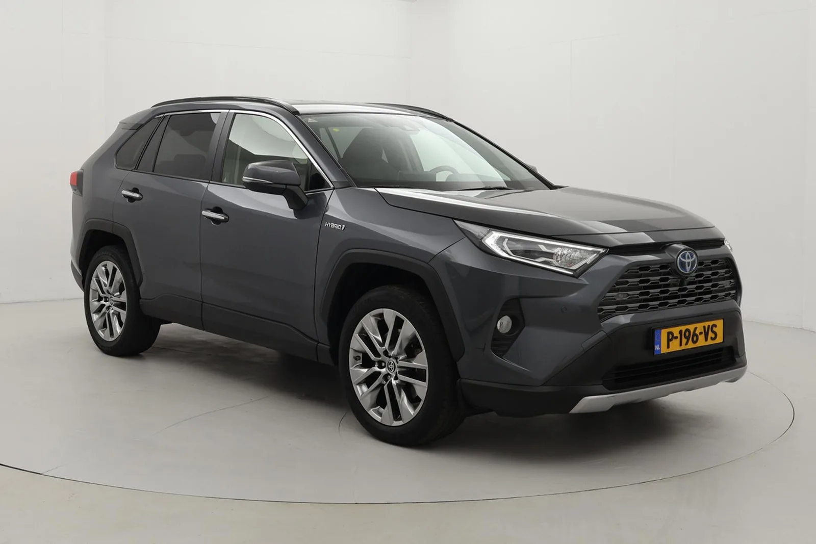 Toyota RAV4 (2022) — foto 1