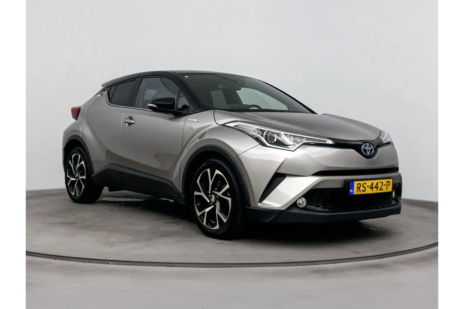 Toyota C-HR (2017) — foto 1