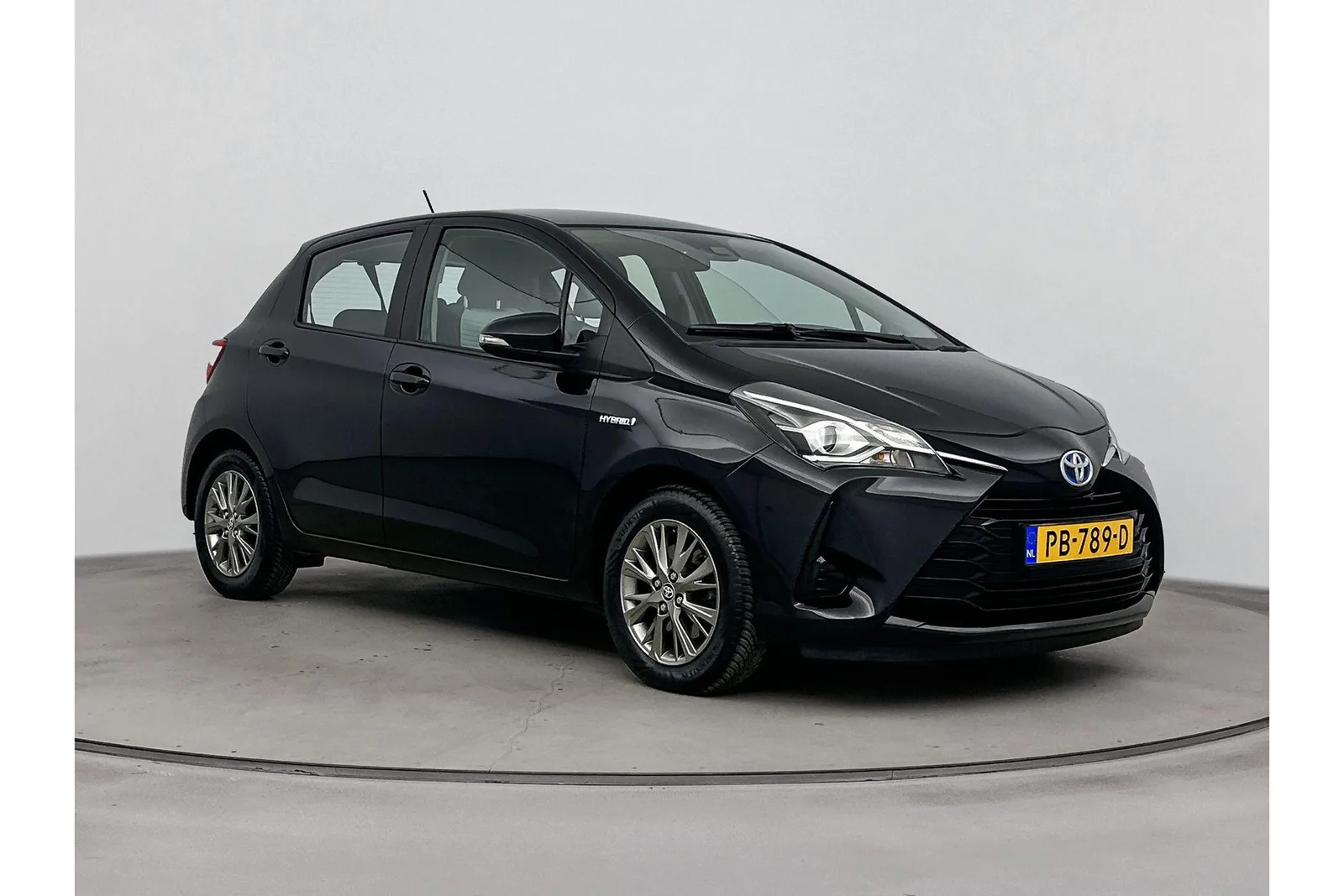 Toyota Yaris (2017) — foto 1