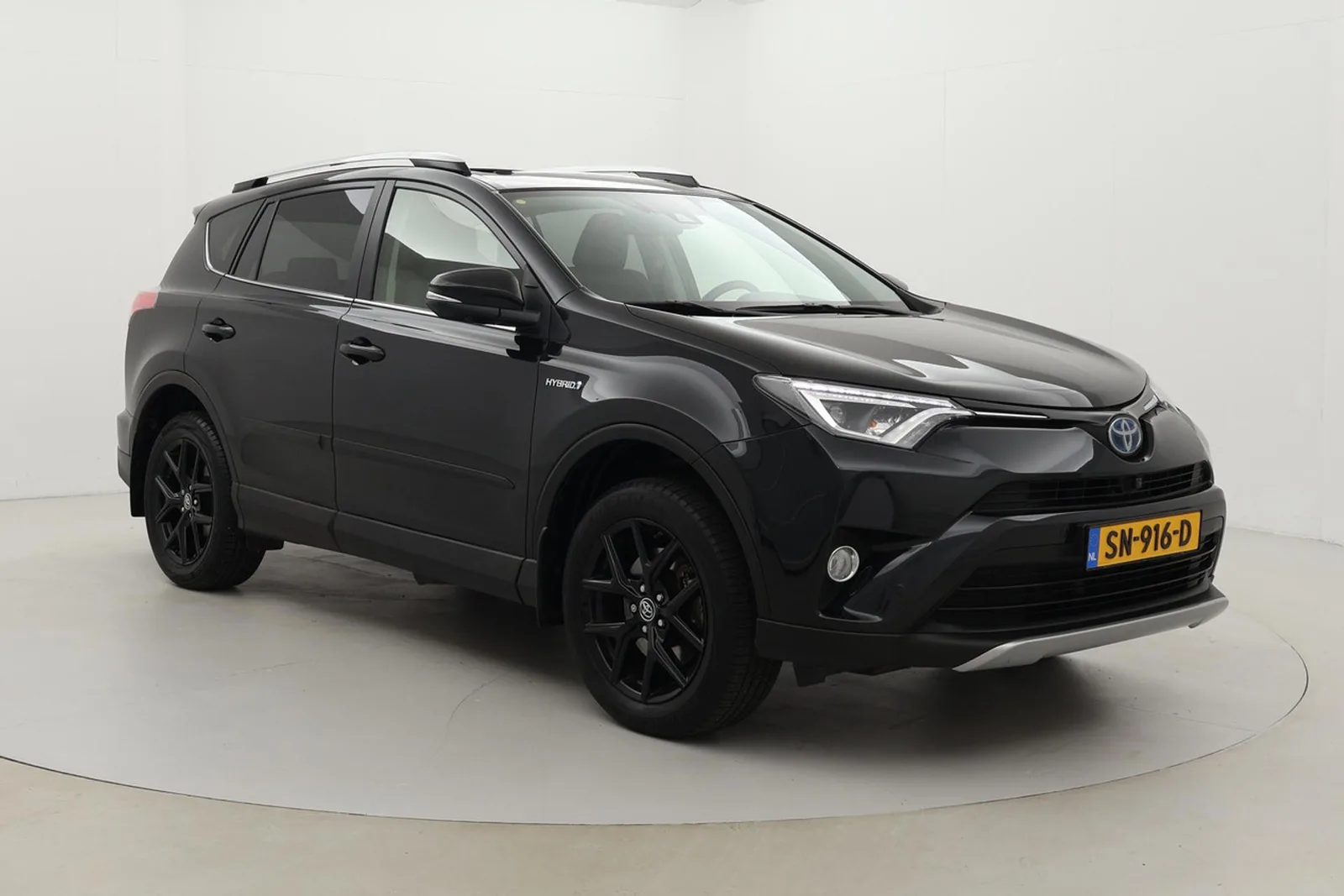Toyota RAV4 (2018) — foto 1