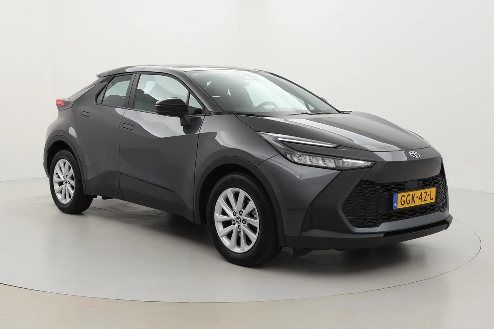 Toyota C-HR (2024) — foto 1