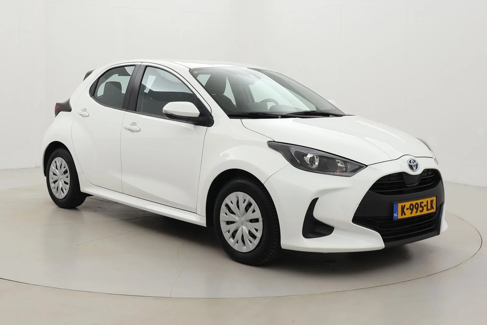 Toyota Yaris (2021) — foto 1