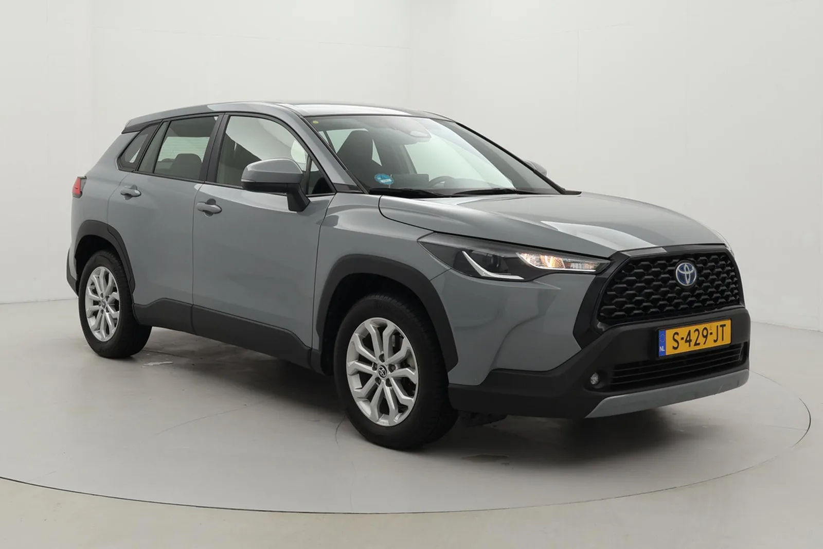 Toyota Corolla (2023) — foto 1