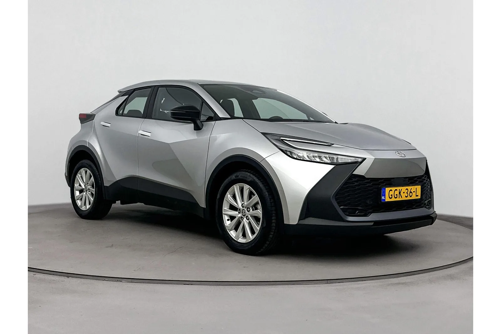 Toyota C-HR (2024) — foto 1