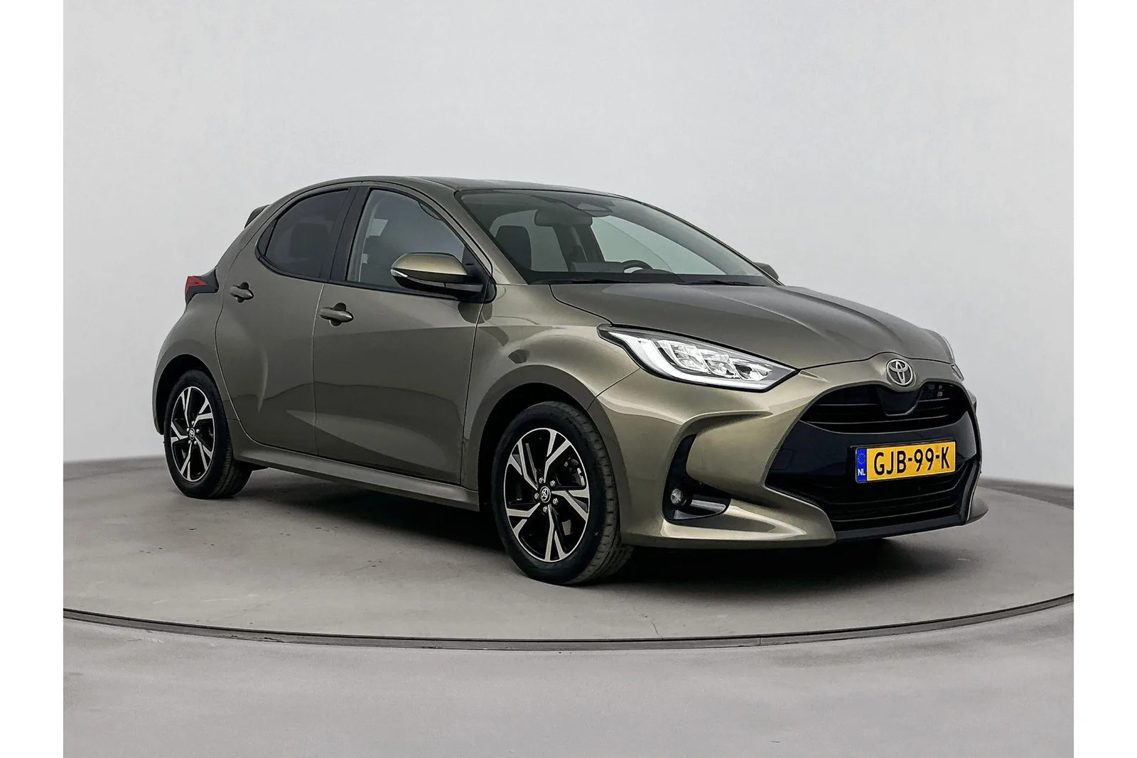 Toyota Yaris (2024) — foto 1