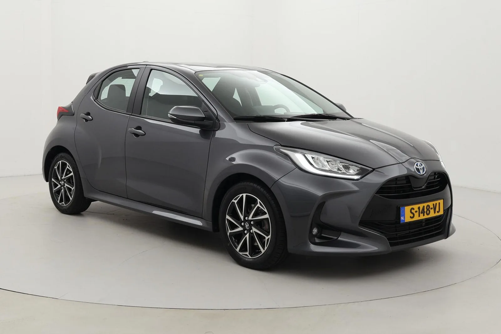 Toyota Yaris (2023) — foto 1