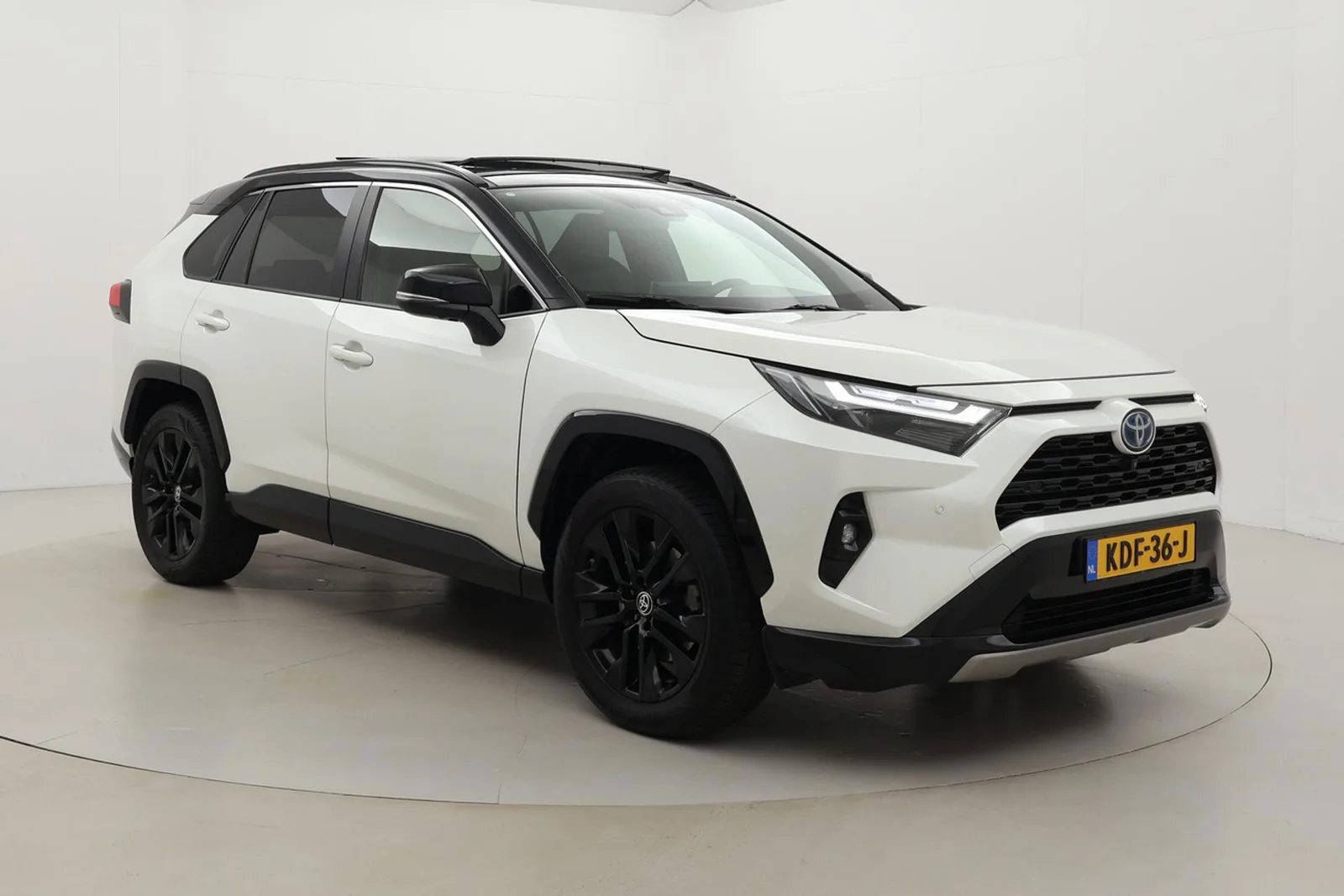 Toyota RAV4 (2022) — foto 1