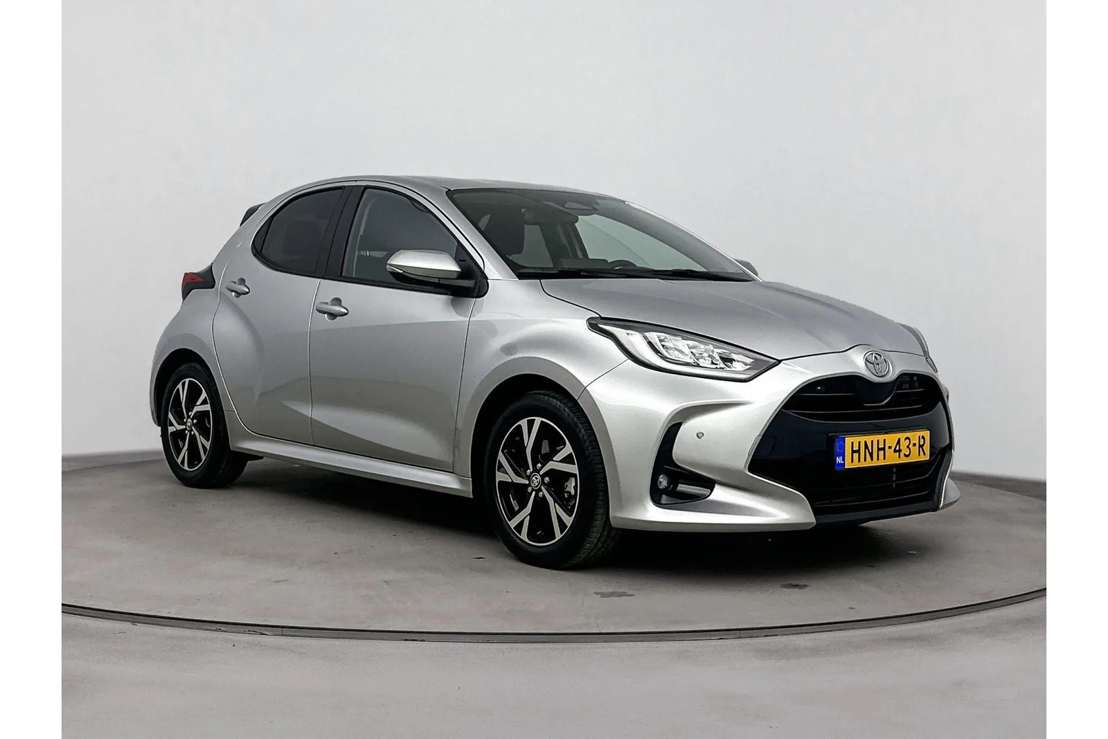 Toyota Yaris (2025) — foto 1