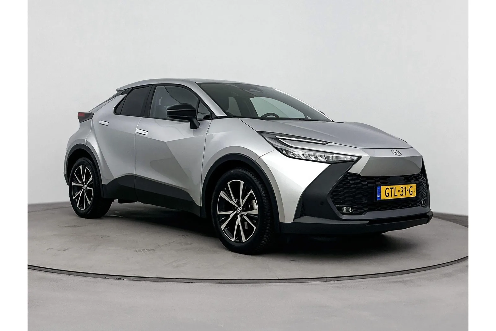 Toyota C-HR (2024) — foto 1