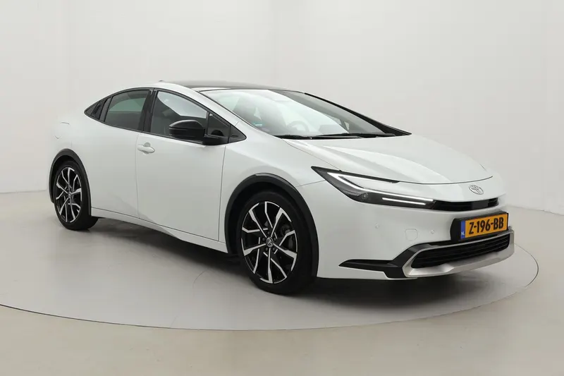 Toyota Prius (2023)