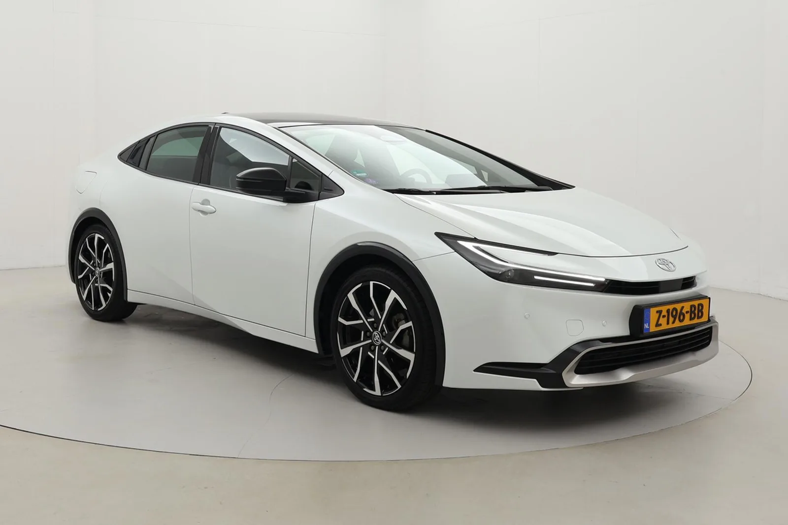 Toyota Prius (2023) — foto 1