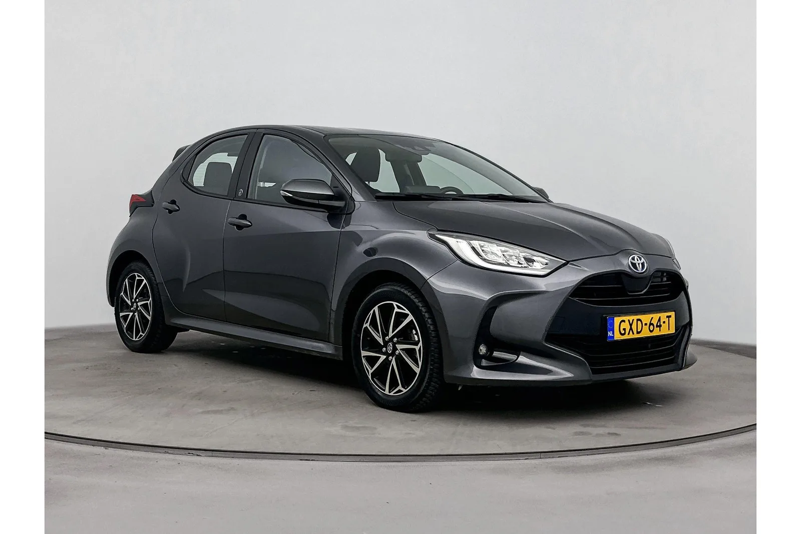 Toyota Yaris (2023) — foto 1
