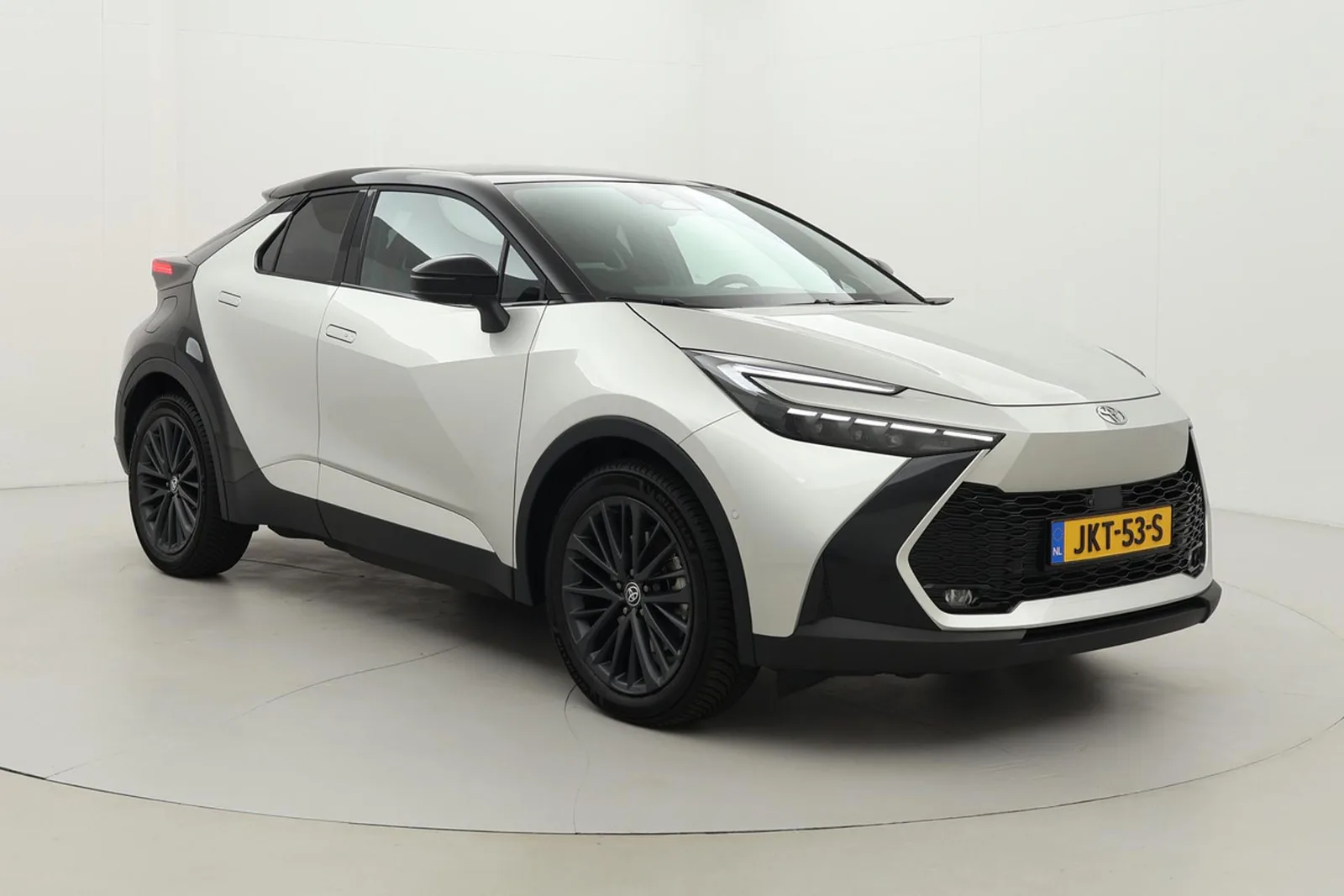 Toyota C-HR (2025) — foto 1