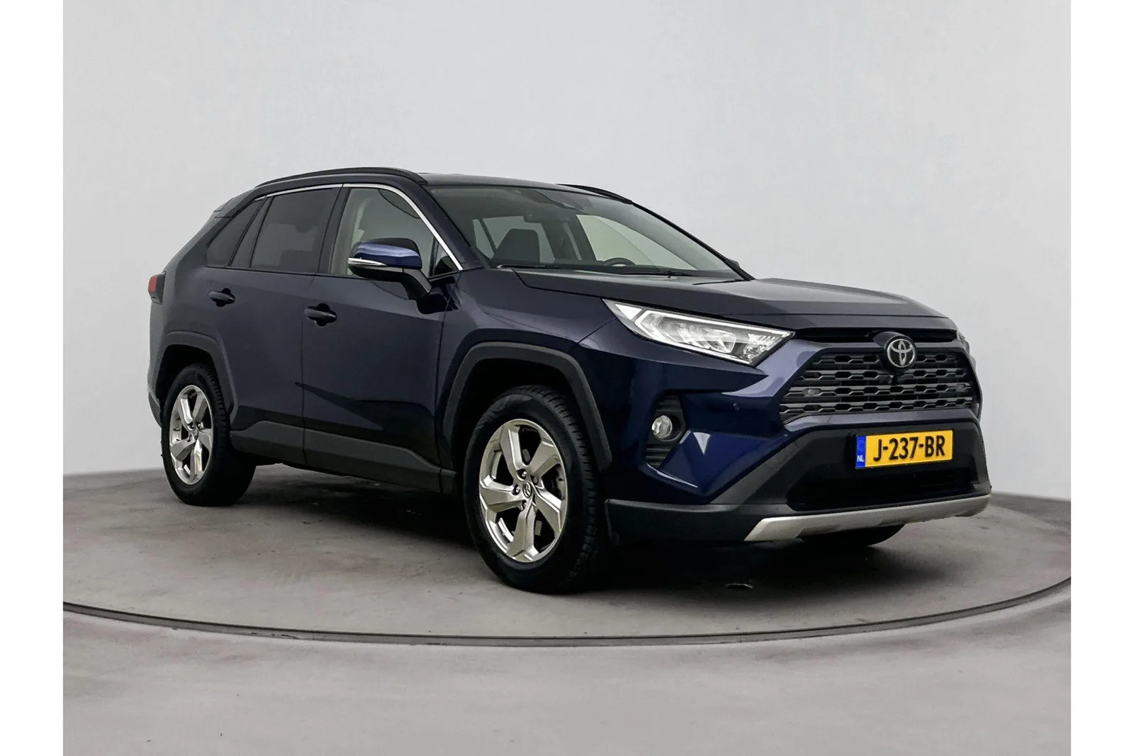 Toyota RAV4 (2020) — foto 1