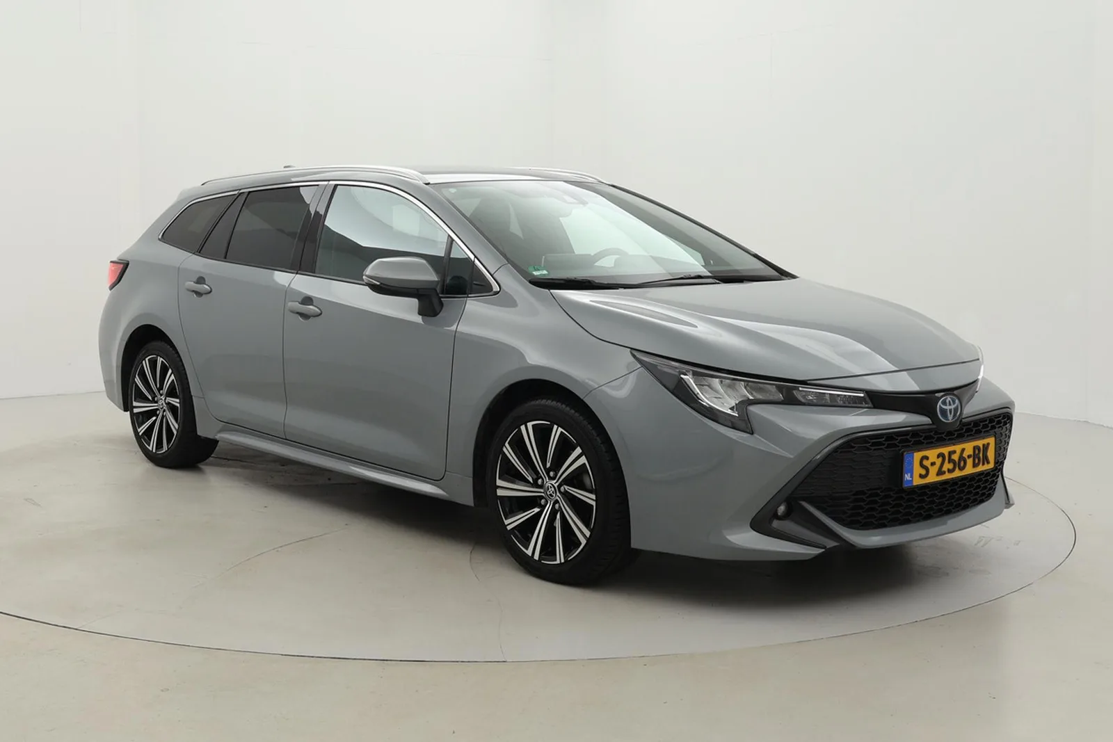 Toyota Corolla (2023) — foto 1
