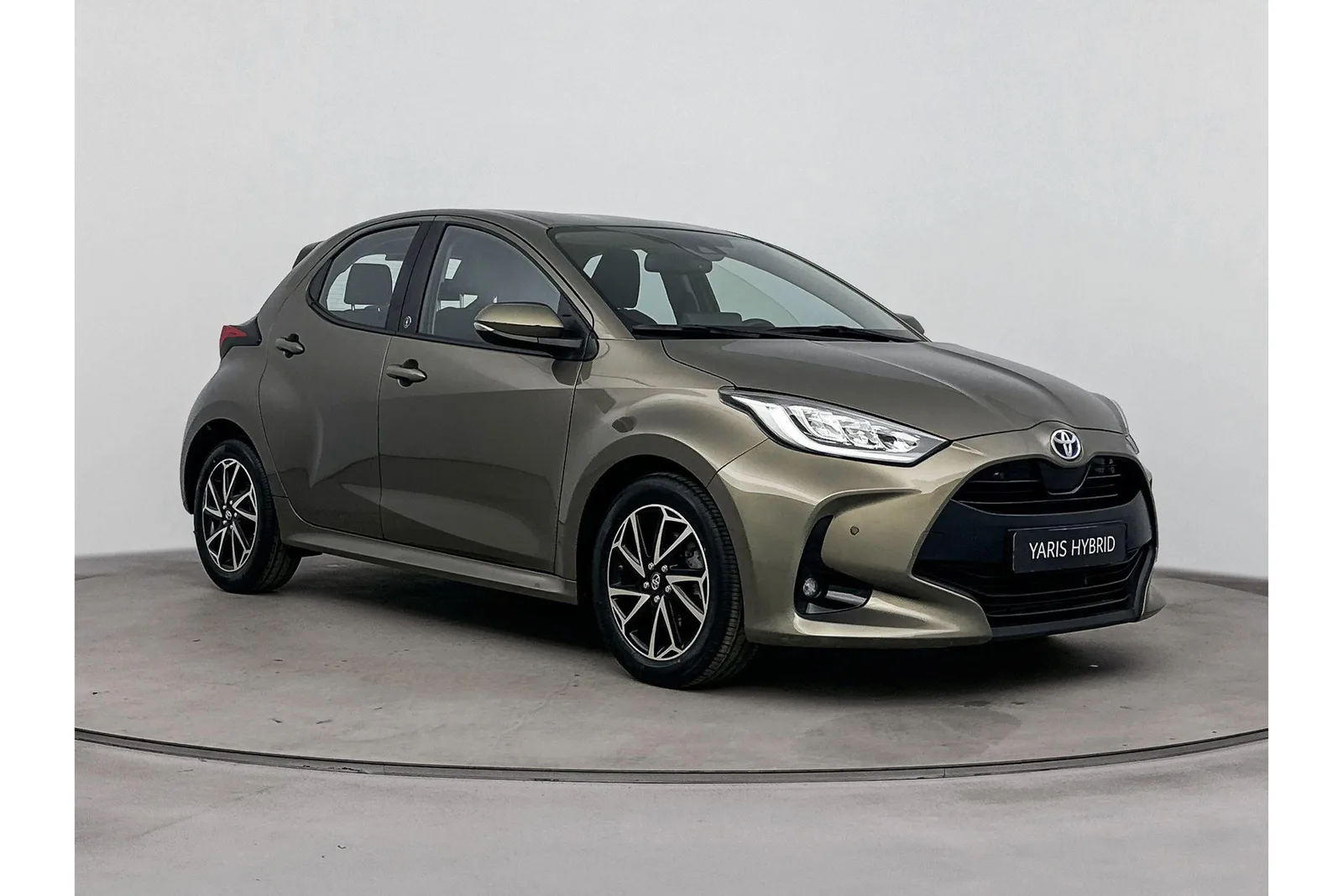 Toyota Yaris (2023) — foto 1