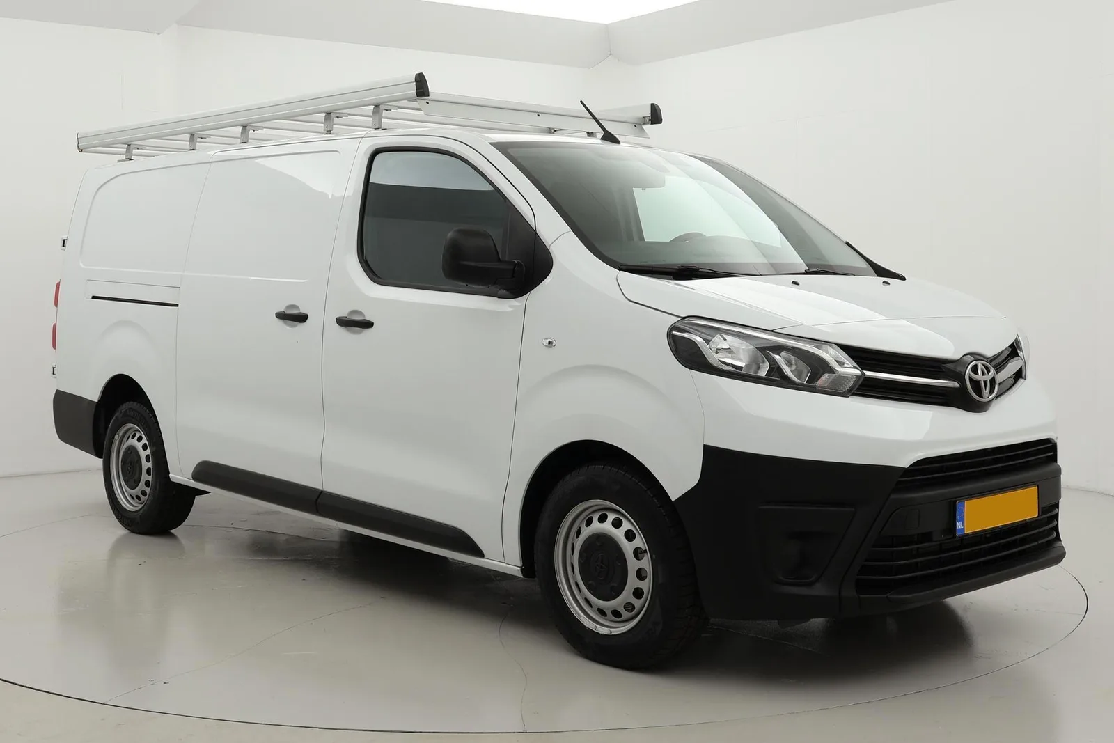 Toyota Proace (2024) — foto 1
