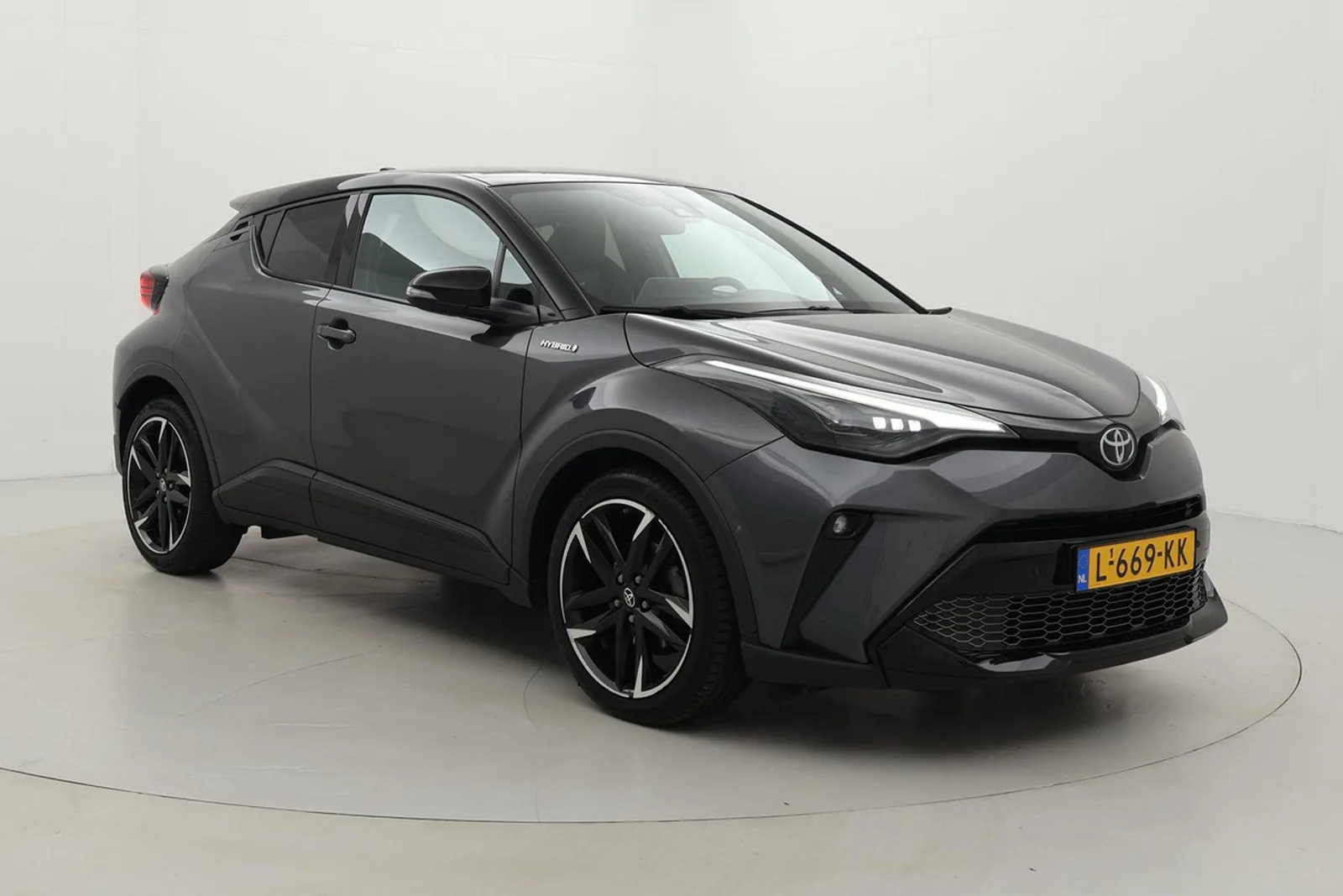 Toyota C-HR (2021) — foto 1