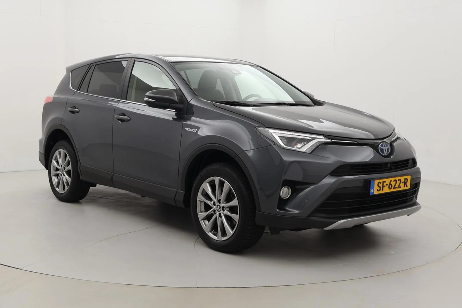 Toyota RAV4 (2018) — foto 1