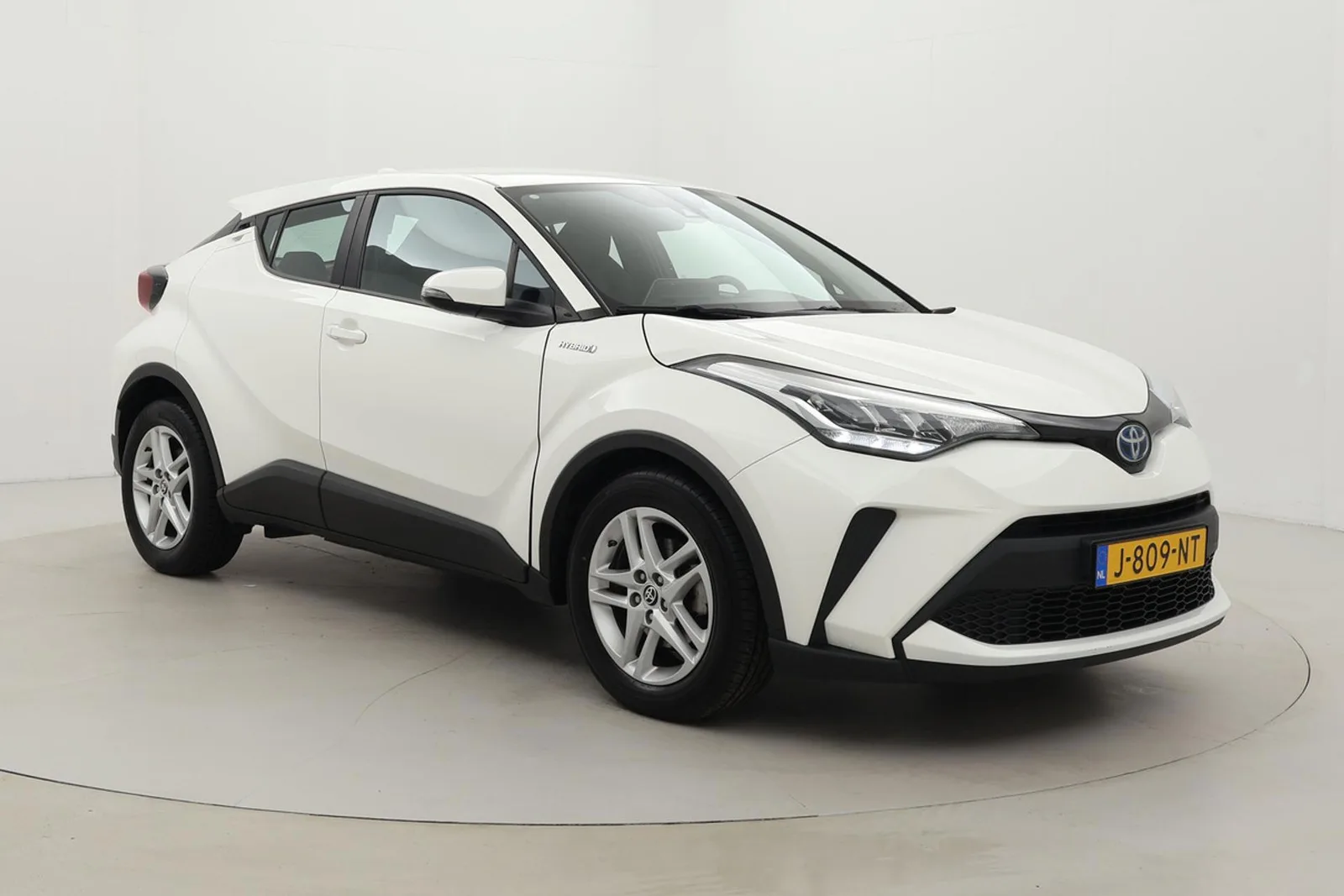 Toyota C-HR (2020) — foto 1
