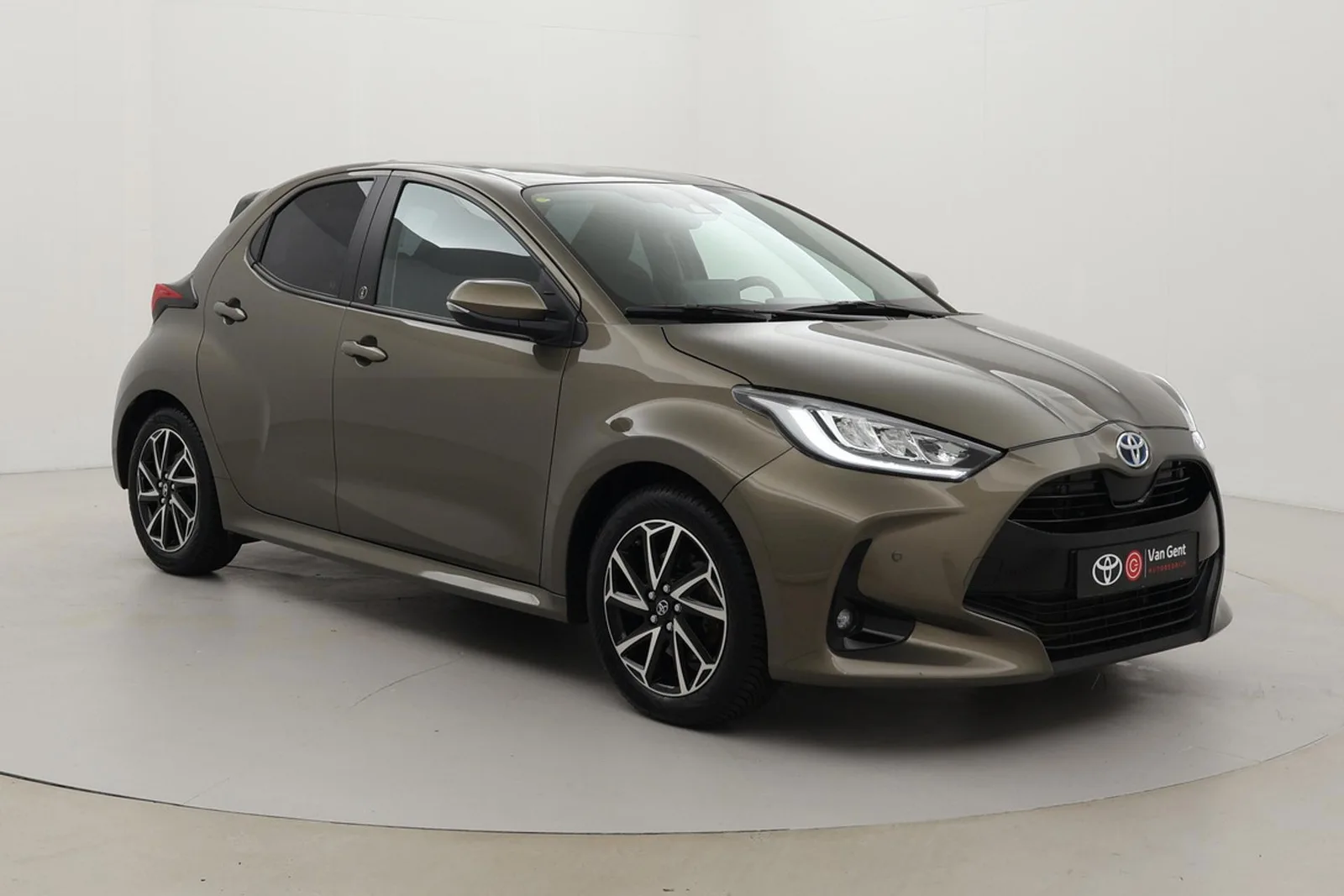Toyota Yaris (2022) — foto 1