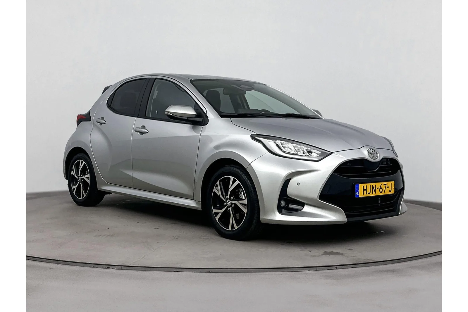 Toyota Yaris (2025) — foto 1