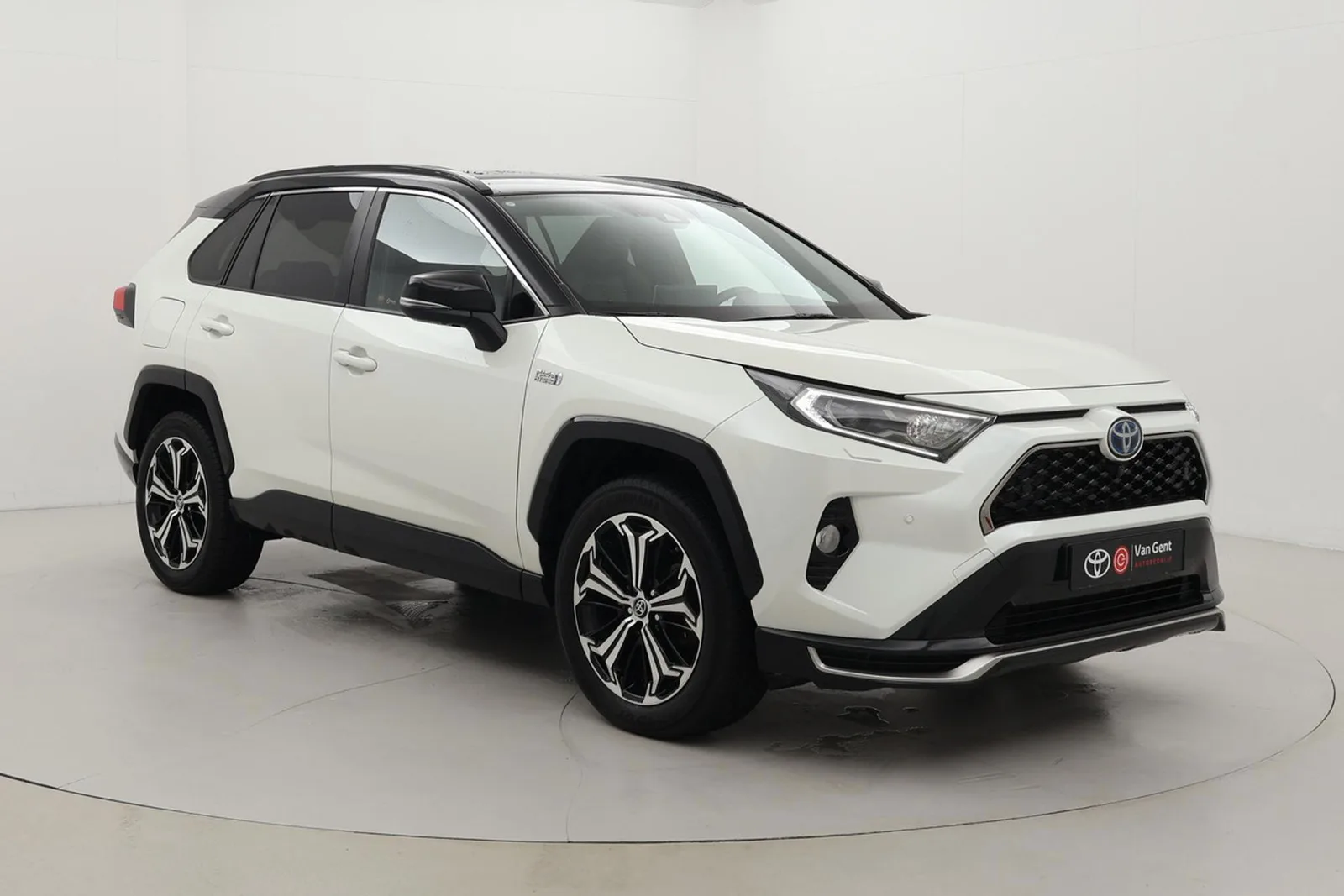 Toyota RAV4 (2022) — foto 1