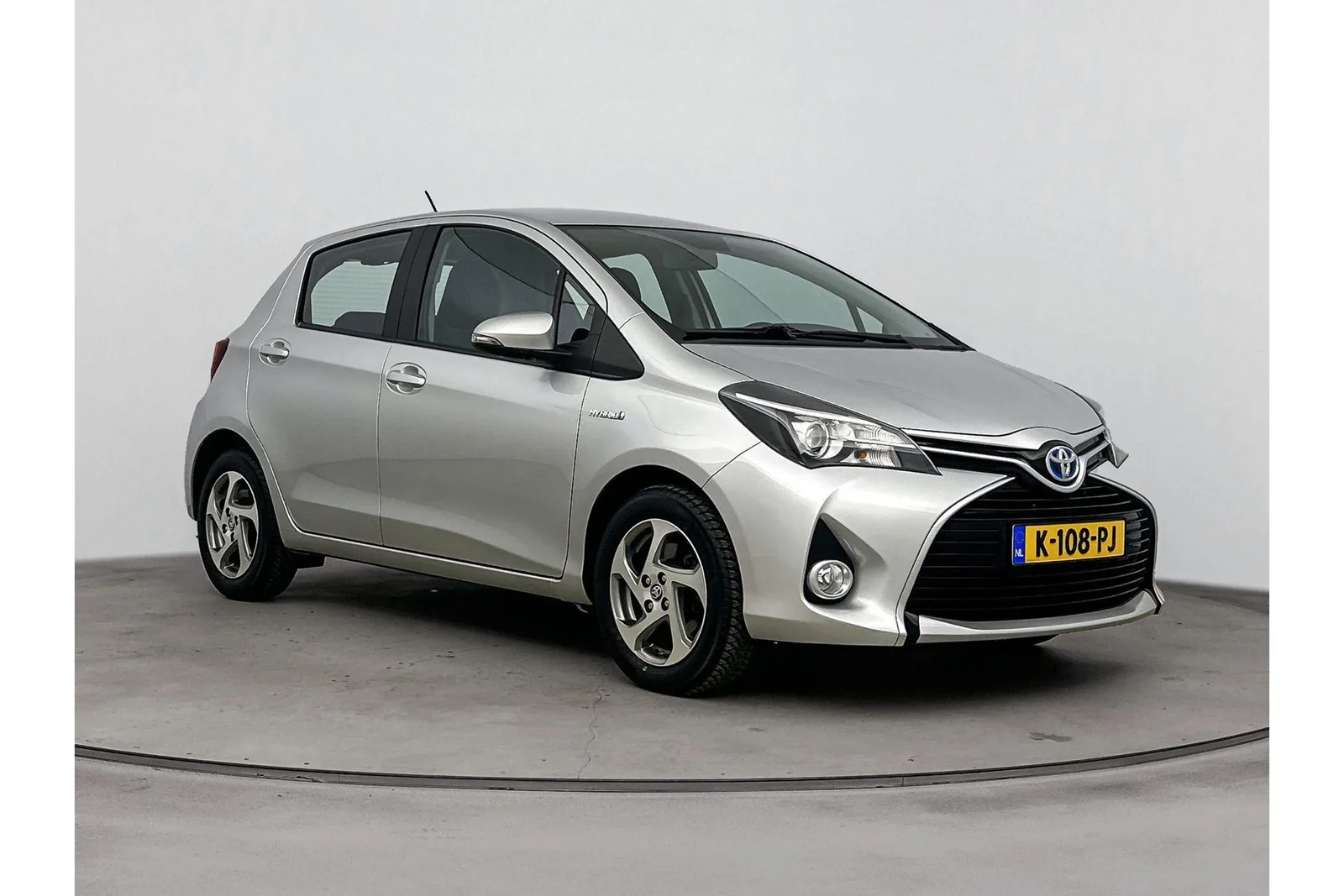 Toyota Yaris (2015) — foto 1