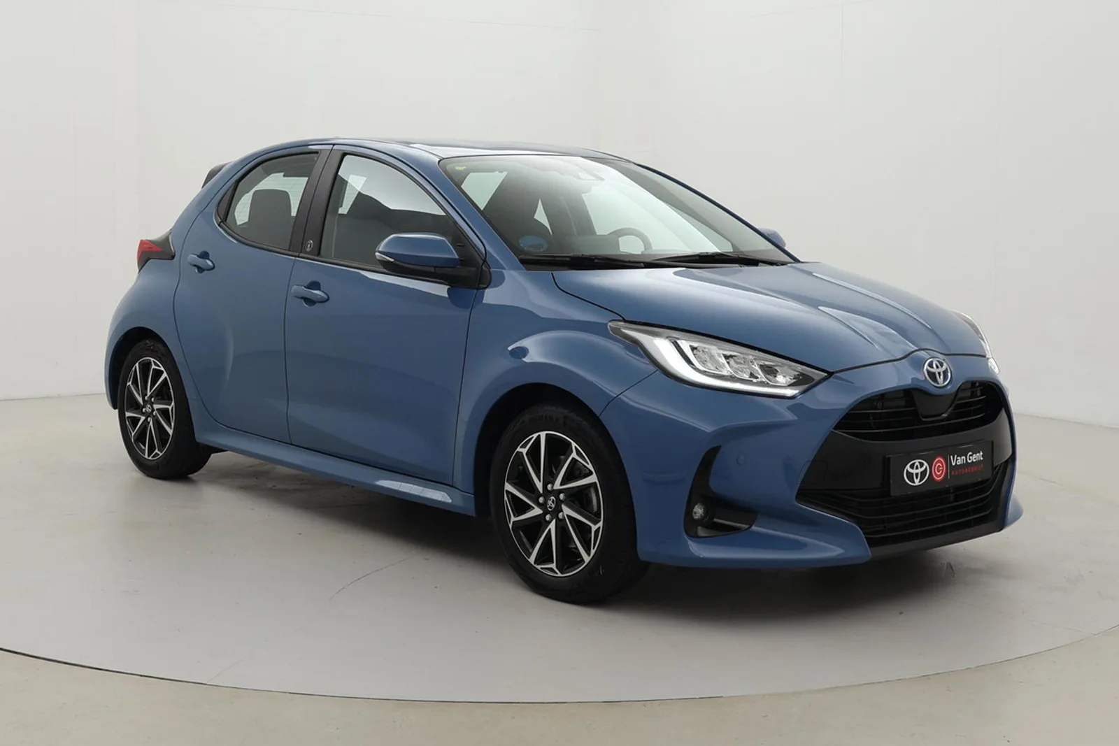 Toyota Yaris (2022) — foto 1