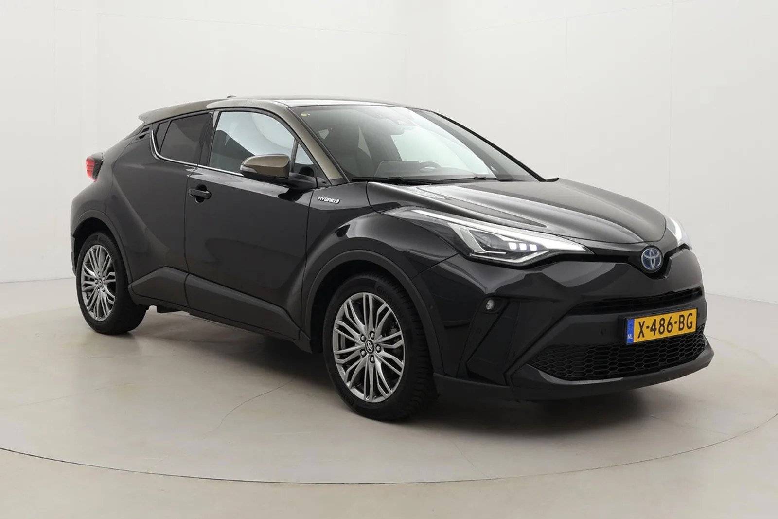 Toyota C-HR (2021) — foto 1