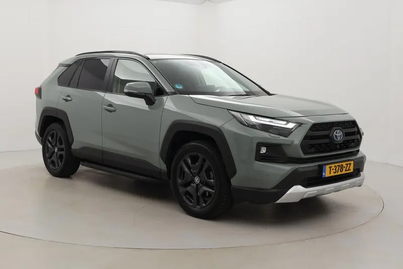 Toyota RAV4 (2023)