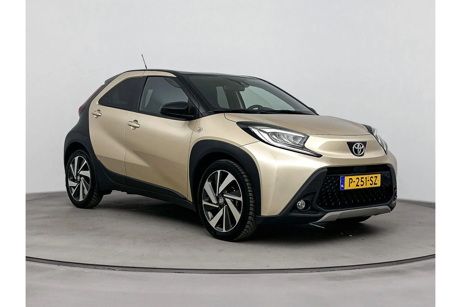 Toyota Aygo X (2022) — foto 1