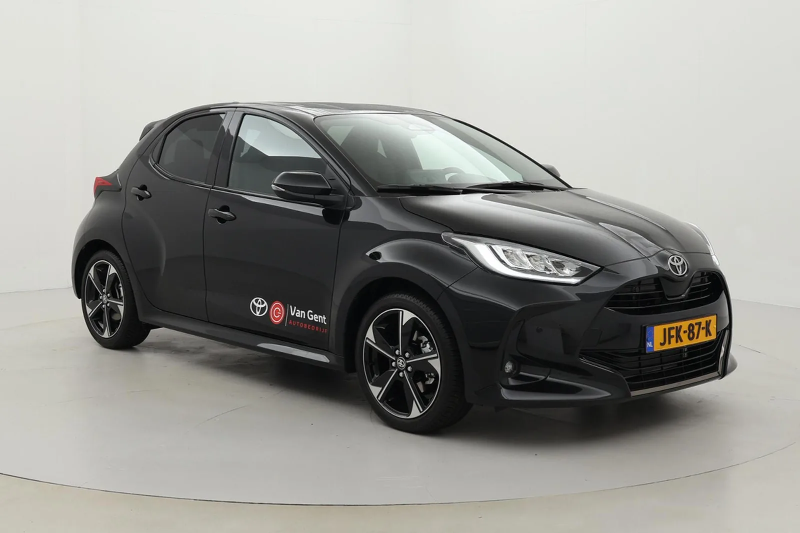 Toyota Yaris (2025) — foto 1