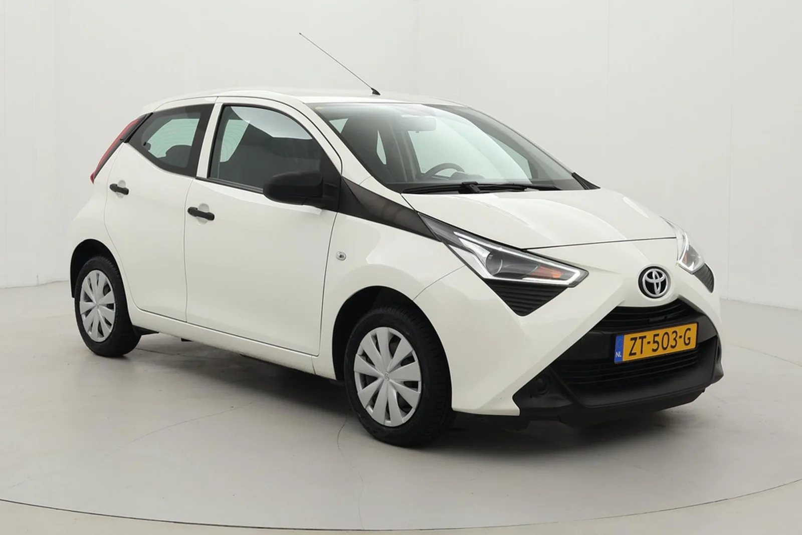 Toyota Aygo (2019) — foto 1