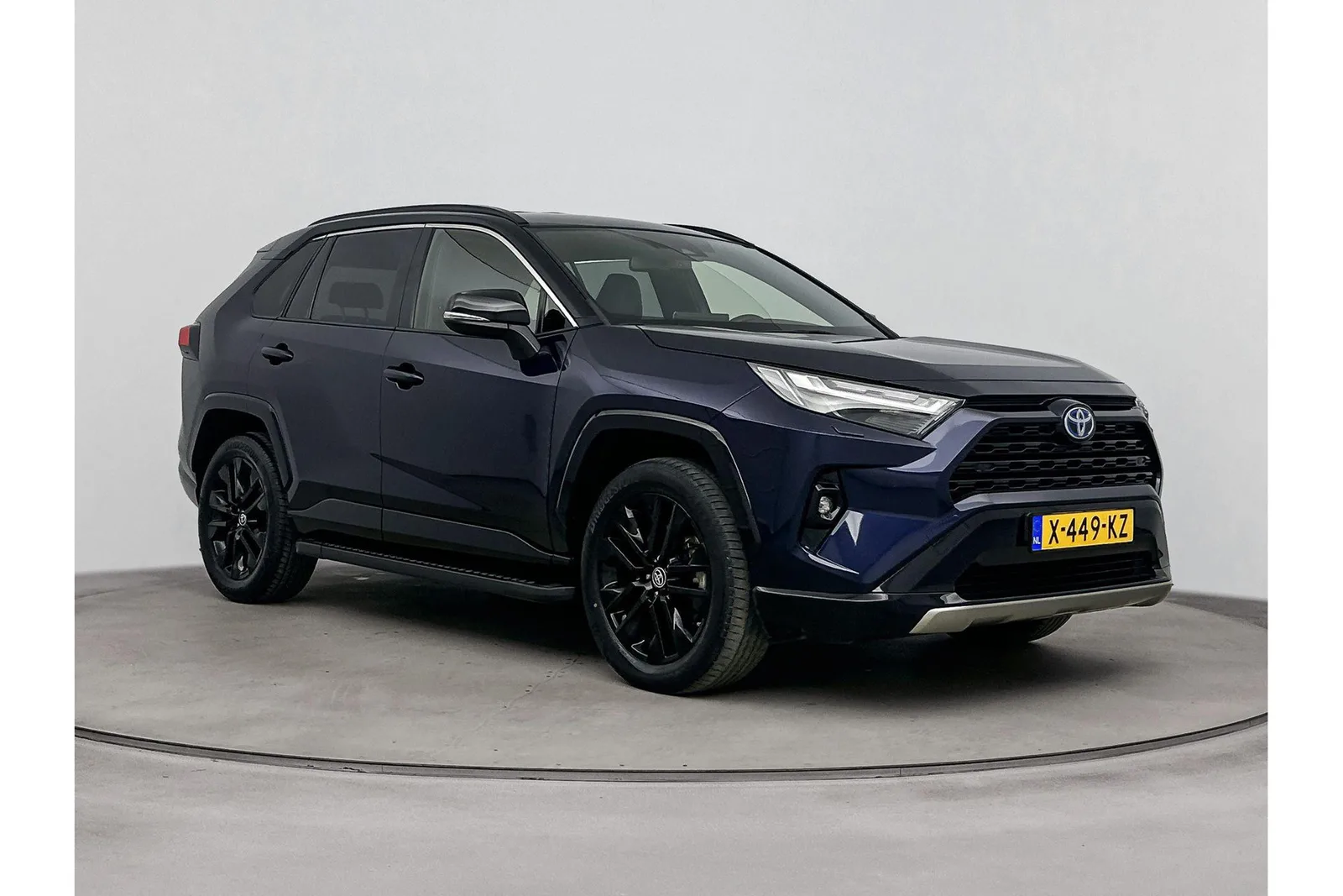 Toyota RAV4 (2022) — foto 1