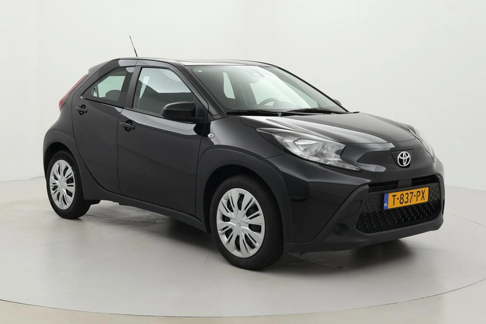 Toyota Aygo X (2023) — foto 1