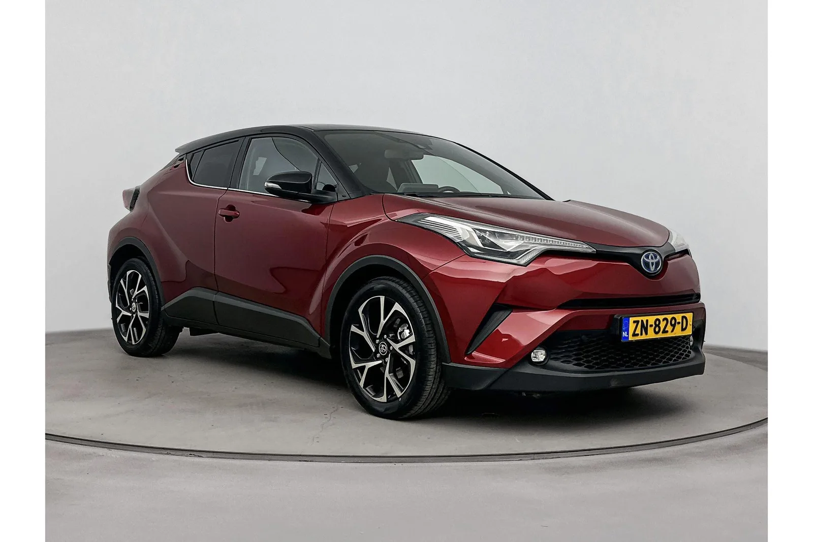 Toyota C-HR (2019) — foto 1