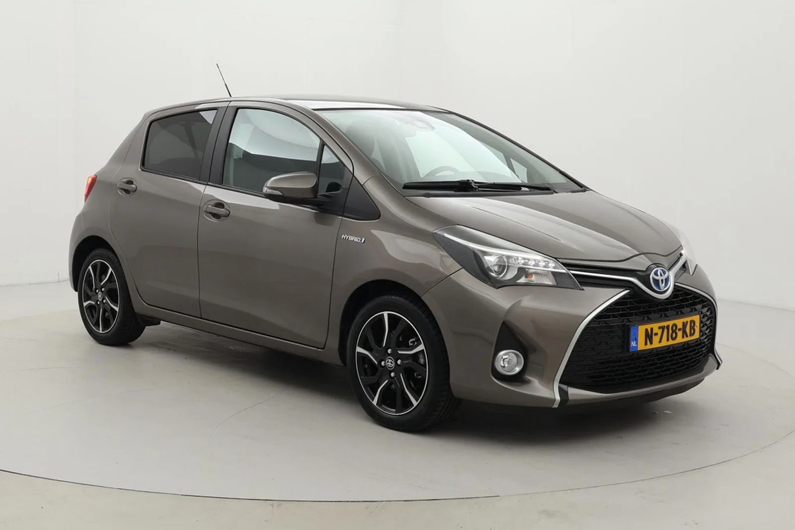 Toyota Yaris (2016) — foto 1