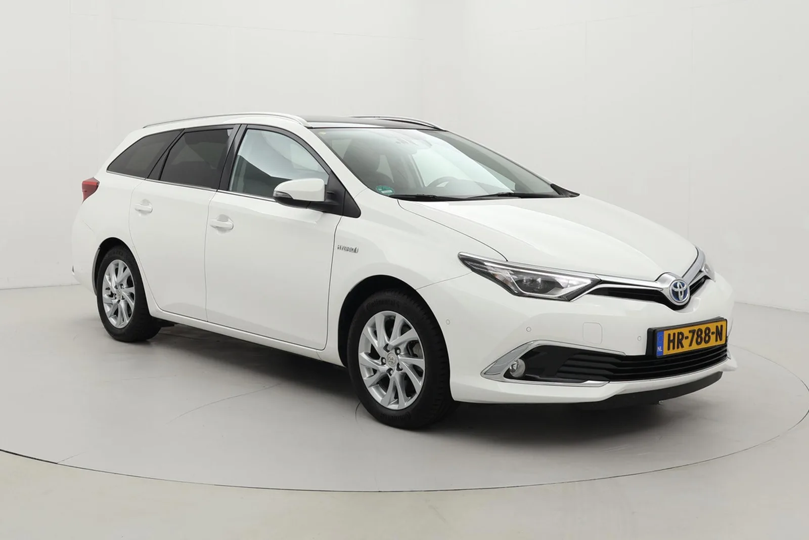 Toyota Auris (2016) — foto 1
