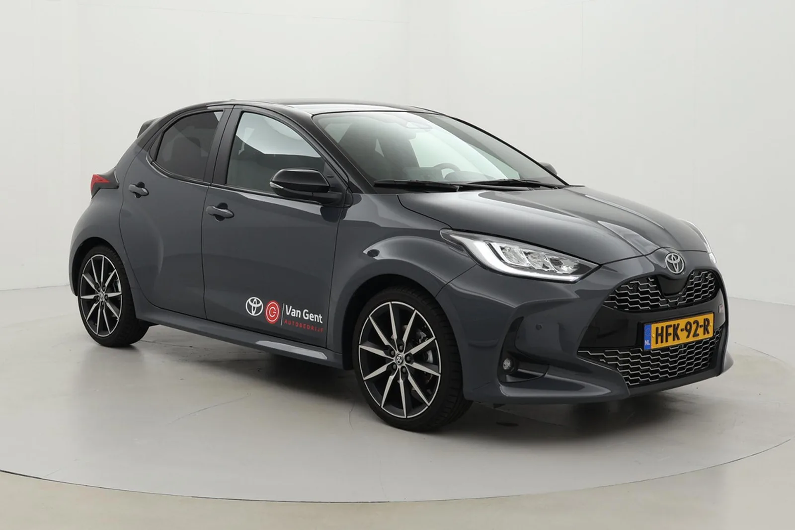 Toyota Yaris (2025) — foto 1