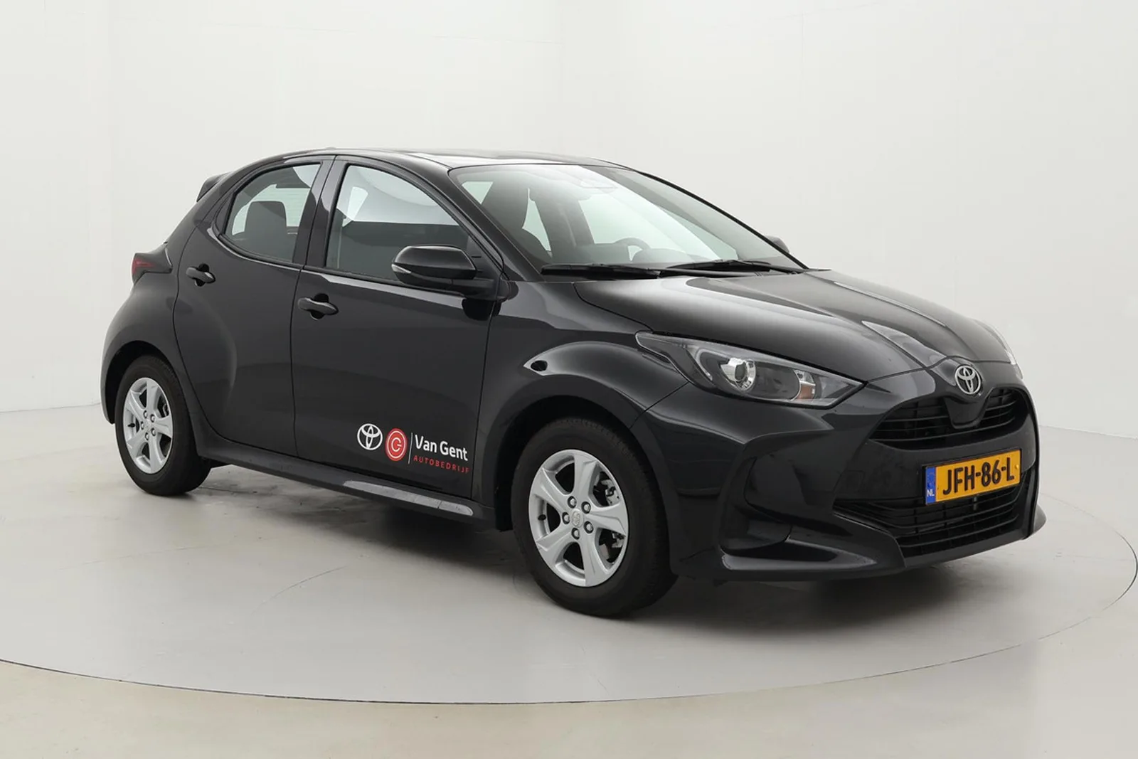 Toyota Yaris (2025) — foto 1
