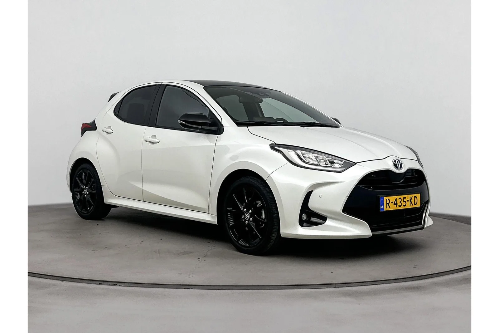 Toyota Yaris (2022) — foto 1